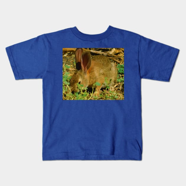 Hungry hare Kids T-Shirt by FriendlyComputerHelp